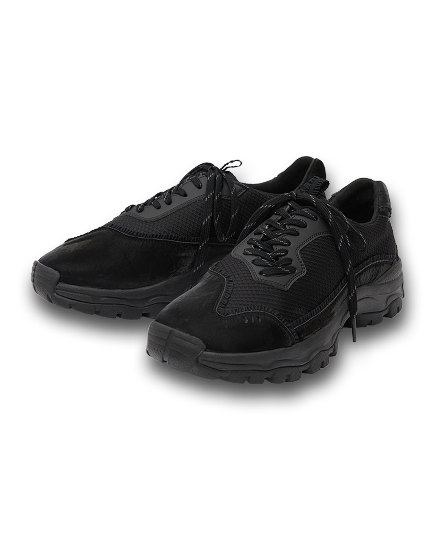 NEGATIVE THREE Curved Lace Sneakers